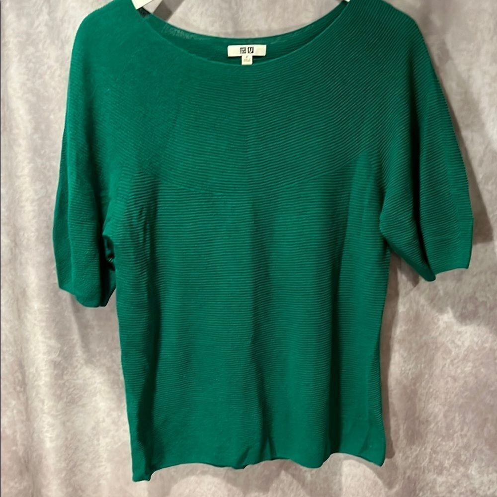 Uniqlo Green Short Sleeve Ribbed Knit Top